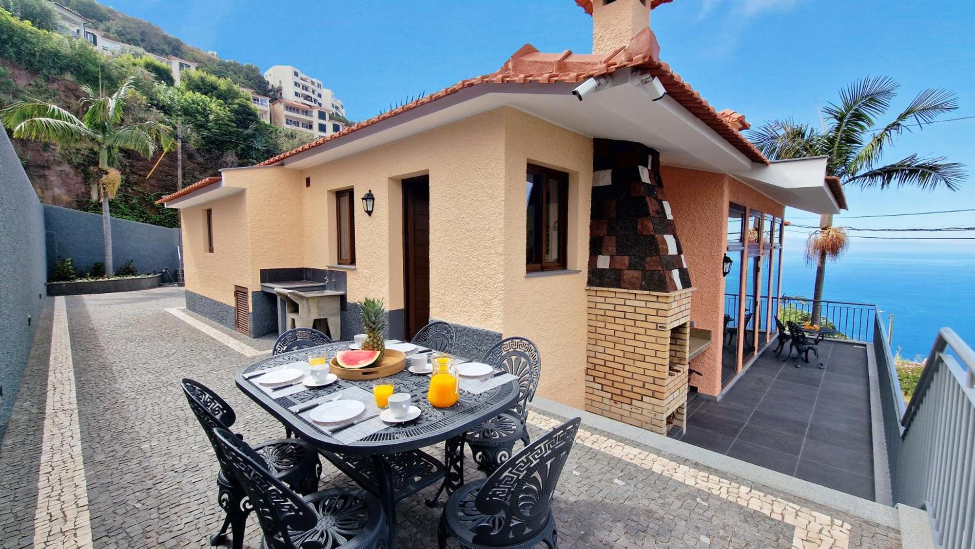 Casa Clementine By Lovelystay Casa de Férias